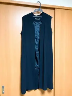 アーバンリサーチ　黒 ノーカラー ベスト ベルト付き　サイドポケット付き