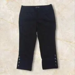 美品【エスプリミュール】　クロップドパンツ　オフィスカジュアル　黒　裾ボタン　L