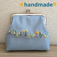 がま口ポーチ　ハンドメイド　水色 花刺繍 合皮