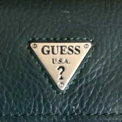 【美品】GUESS　長財布　ファスナー　ボタン　ロゴ　カードケース