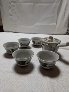 九谷焼　覚山窯　レトロな急須と湯呑み5個セット　グレーに金と赤緑白が豪華な陶器