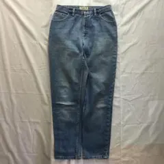 Item thumbnail for item a3f881b7-9c23-4b6c-8d74-12dc1a4f1b2f