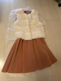 新品未使用✨パール付きファーベスト✨