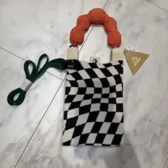 Item thumbnail for item cea8d7f3-0ba2-4483-9776-c04d0824f1a0