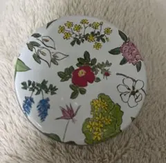 空き缶 小物入れ