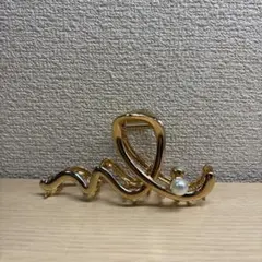 ゴールド波状デザインヘアクリップ