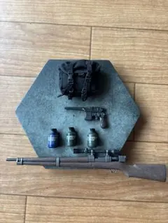 ホットトイズ　バイオハザード４　レオン　装備品　RE4 バイオ4 ダムトイズのサムネイル