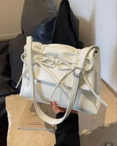 SHEIN ホワイト リボン付きショルダーバ ッグ