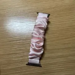 Apple Watch フリルデザイン バンド ピンク シュシュ