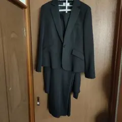 17号ブラックスーツ ジャケットとスカートのセット　おまけで、パンツつき