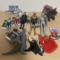 新品タグ付ウルトラ怪獣シリーズ　ムービーモンスターシリーズ ソフビ 10体セットのサムネイル