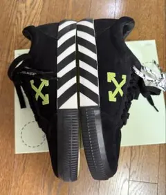 新品 Off-White オフホワイト バルカナイズ　ブラック スウェードのサムネイル