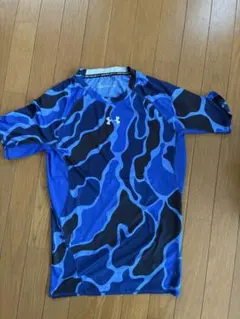 か*ず様 Under Armour カモフラージュ 半袖Tシャツ　中古のサムネイル