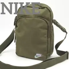 美品 ナイキ ヘリテージ クロスボディバッグ ショルダーバッグ カーキ ナイロン