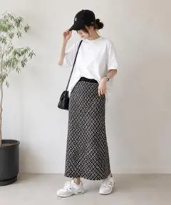 Te chichi TERRASSE ロングナロースカート ブラック Fのサムネイル