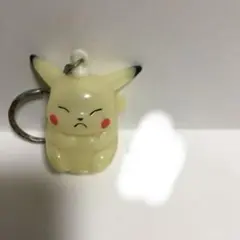 ピカチュウ ストラップ 蓄光