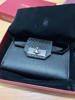 Cartier 三つ折り財布のサムネイル