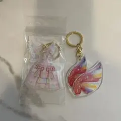 アイカツドレスアクリルキーホルダー星宮いちごブレスオーロラコーデ 星座ドレスの羽