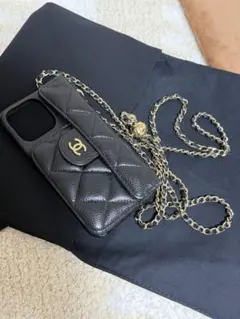 CHANEL ブラック レザー スマホショルダーバッグ