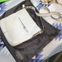 coach レザーショルダーバック　ホワイト