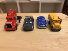 カーズ　トミカ　4台セット