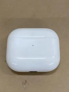 H6D879☆Apple純正 AirPods 第三世代　充電ケース A2566