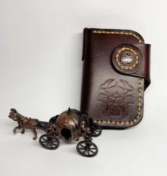 本革　キーホルダー　カードケース　兜のデザイン　日本製　和風　コーヒーブラウン