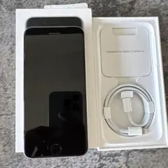 Apple iPhone se 第三世代　ホワイト 本体