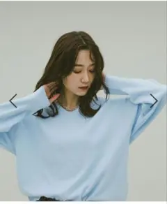 ふわふわHugmeVネックプルオーバー ライトブルー L