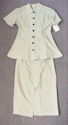 ベージュ（クリーム）色 セットアップ スカート　9号