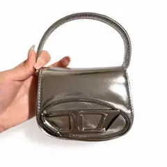 DIESEL 1DR ミニバッグ メタリックシルバーのサムネイル