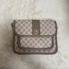 Item thumbnail for item 88a4fcd6-b045-40c5-927e-8df96370be19