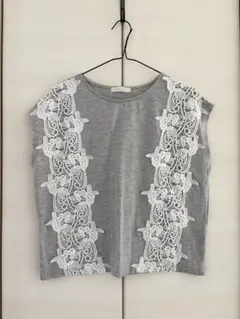 ショコラフィネローブ 花柄　刺繍　レース　カットソー ライトグレー