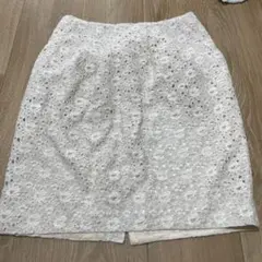 お値下げしました　LOUNIE 花柄レース　スカート　白　サイズ36 未使用のサムネイル