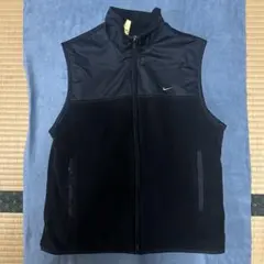 NIKE ナイキ フリースベスト 黒 フルジップ 刺繍ロゴ クリーニング済