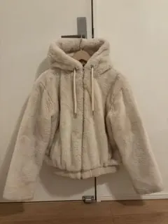 ZARA フード付きフェイクファージャケット　白