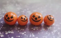 ハロウィンビーズ　木製ビーズ ウッドビーズ 塗装ビーズ パーツ　まとめ売り