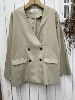 【AZUL by moussy】ベージュ 春夏薄手ノーカラージャケット　Mサイズ