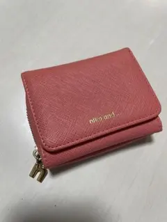 ニコアンドの3つ折り財布です！