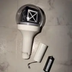NiziU ペンライト 充電スタンド付き - メルカリ