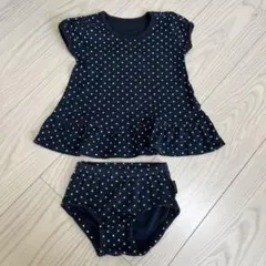 水玉模様のトップスとパンツセット