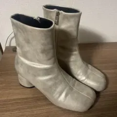 メタリックシルバー ショートブーツ サイドジップ　ゴールド