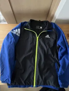 adidasパーカー140 男の子