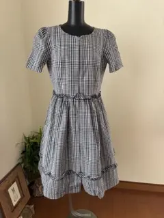 【美品✨】バーバリーブルーレーベル　ティアード　フレアワンピース　ロゴ刺繍　36 美品✨】バーバリーブルーレーベル ティアード フレアワンピース ロゴ