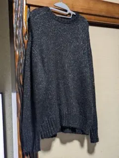 ラメ入り黒クルーネックセーター