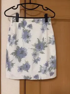花柄 タイトスカートのサムネイル