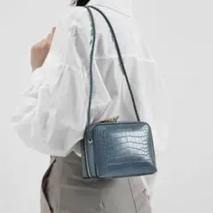 チャールズ＆キース★型押ショルダーバッグ