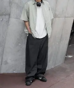 Kutir ワイドデニムパンツ ブラックのサムネイル