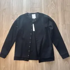 【新品タグ付き】STILL BY HAND ポンチスナップカーディガン 黒 46のサムネイル