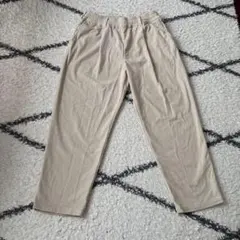 ベージュ コーデュロイ ストレートパンツ